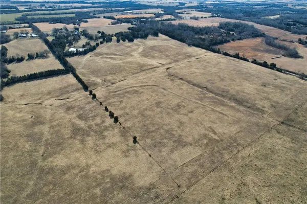 $575,000 | 2569 Valley Road, Fulton, KS 66738