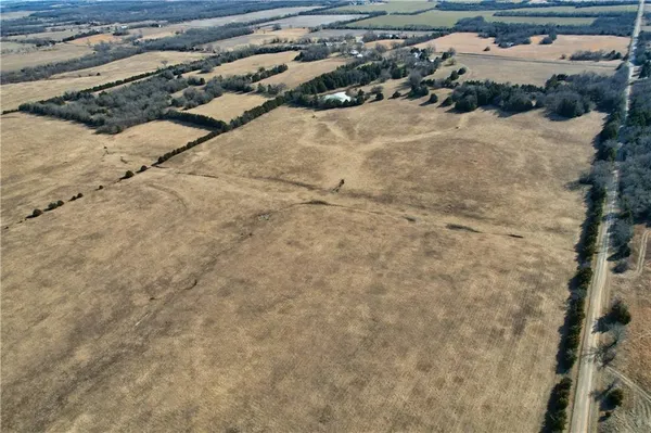 $575,000 | 2569 Valley Road, Fulton, KS 66738