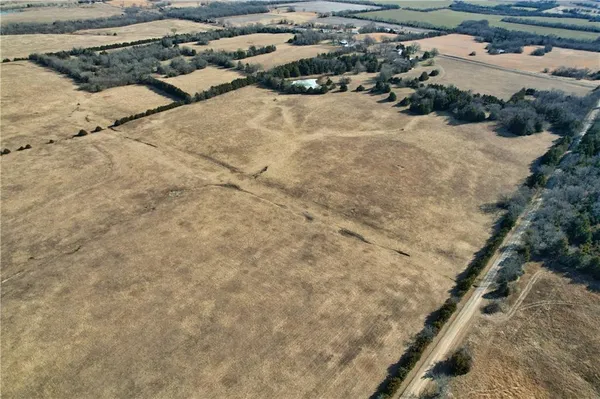 $575,000 | 2569 Valley Road, Fulton, KS 66738