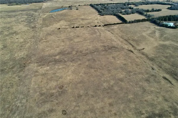 $575,000 | 2569 Valley Road, Fulton, KS 66738