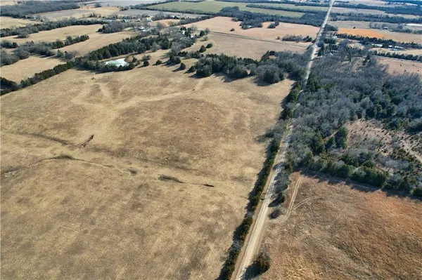 $575,000 | 2569 Valley Road, Fulton, KS 66738