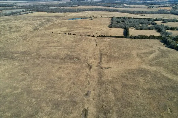 $575,000 | 2569 Valley Road, Fulton, KS 66738