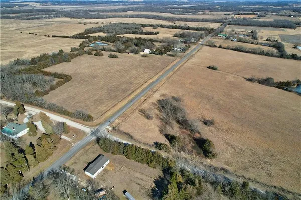 $575,000 | 2569 Valley Road, Fulton, KS 66738