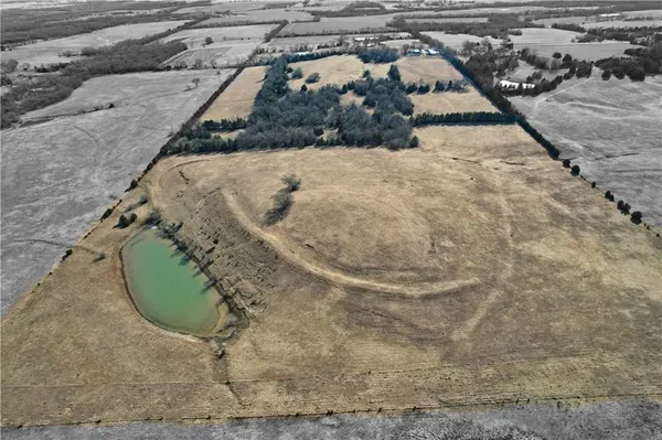 $575,000 | 2569 Valley Road, Fulton, KS 66738