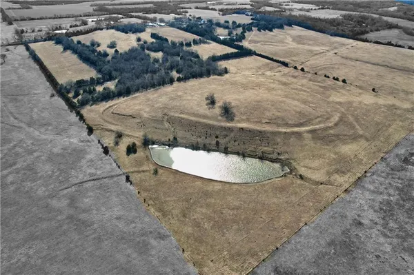 $575,000 | 2569 Valley Road, Fulton, KS 66738