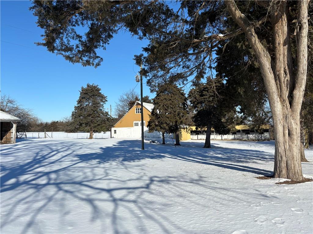 2569 Valley Road Fulton, KS 66738 - Photo 8 of 46