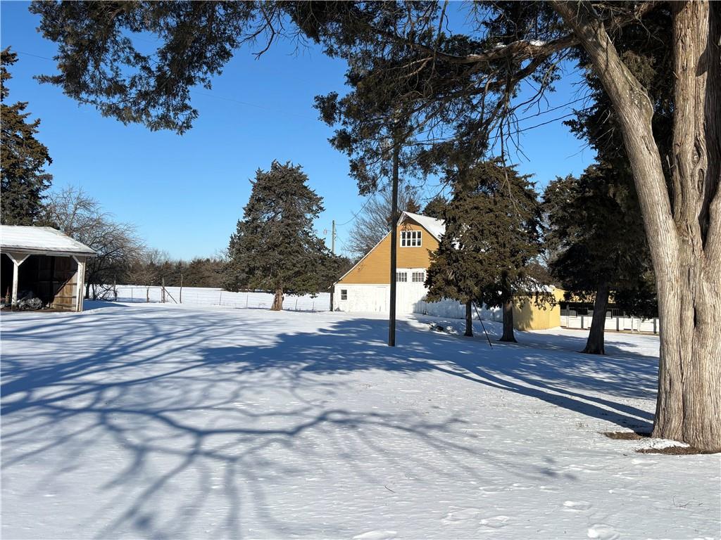 2569 Valley Road Fulton, KS 66738 - Photo 10 of 46