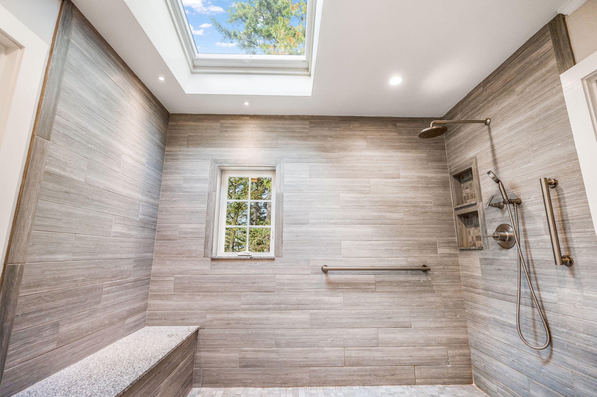 31 Harbor Road Brooksville, ME 04617 - Photo 69 of 126 En-Suite Bathroom