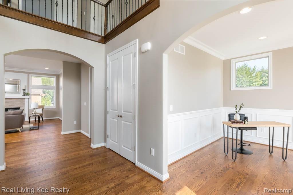 2715 Brook View Lane Troy, MI 48085 - Photo 3 of 41