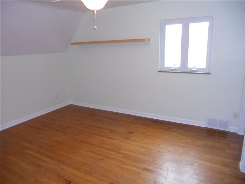 29 Kennedy Lane McKees Rocks, PA 15136 - Photo 17 of 24 Bedroom.
