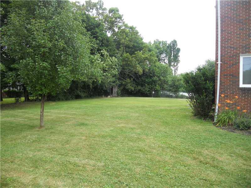 29 Kennedy Lane McKees Rocks, PA 15136 - Photo 21 of 24 Yard/Garden.