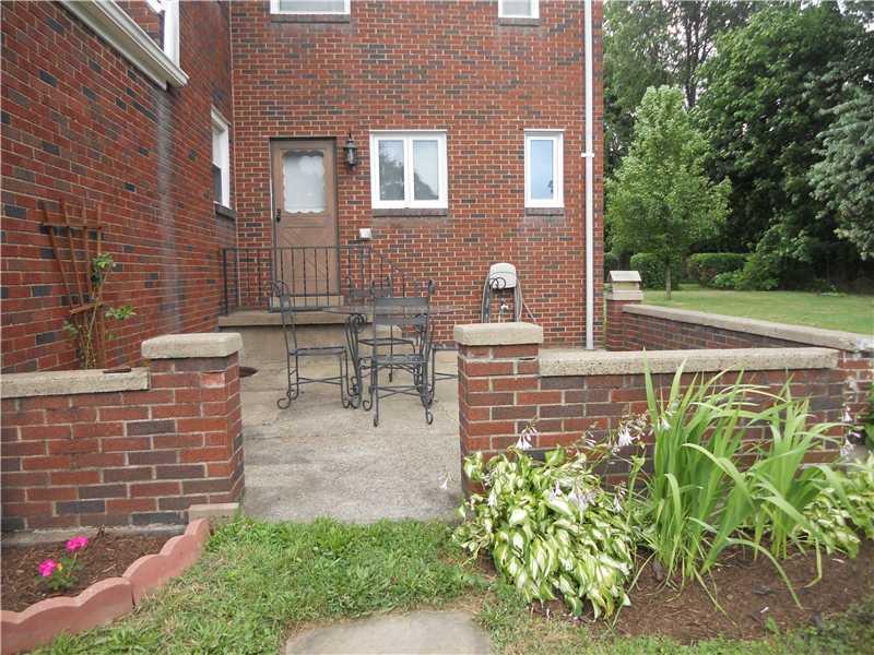 29 Kennedy Lane McKees Rocks, PA 15136 - Photo 6 of 24 Exterior Back.