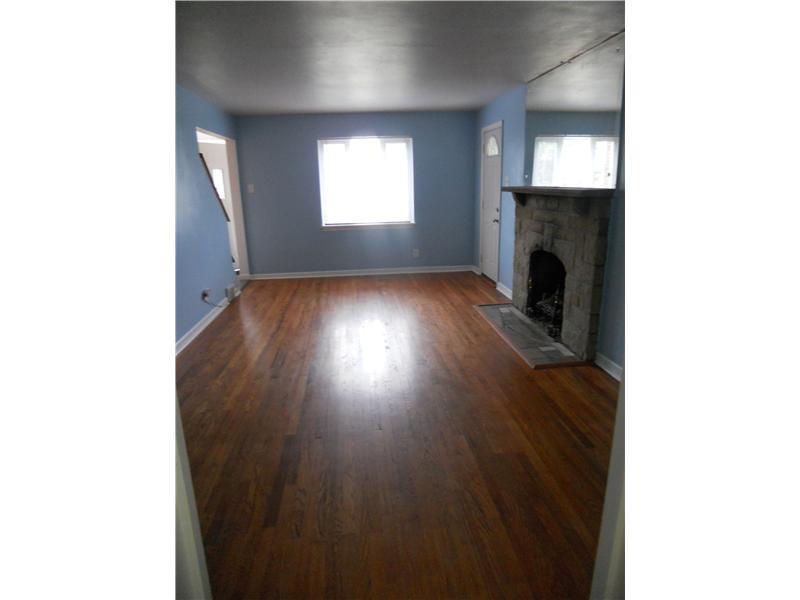 29 Kennedy Lane McKees Rocks, PA 15136 - Photo 9 of 24 Living Room.