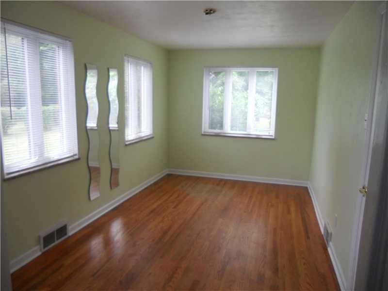 29 Kennedy Lane McKees Rocks, PA 15136 - Photo 10 of 24 Den/Family/Great Room.