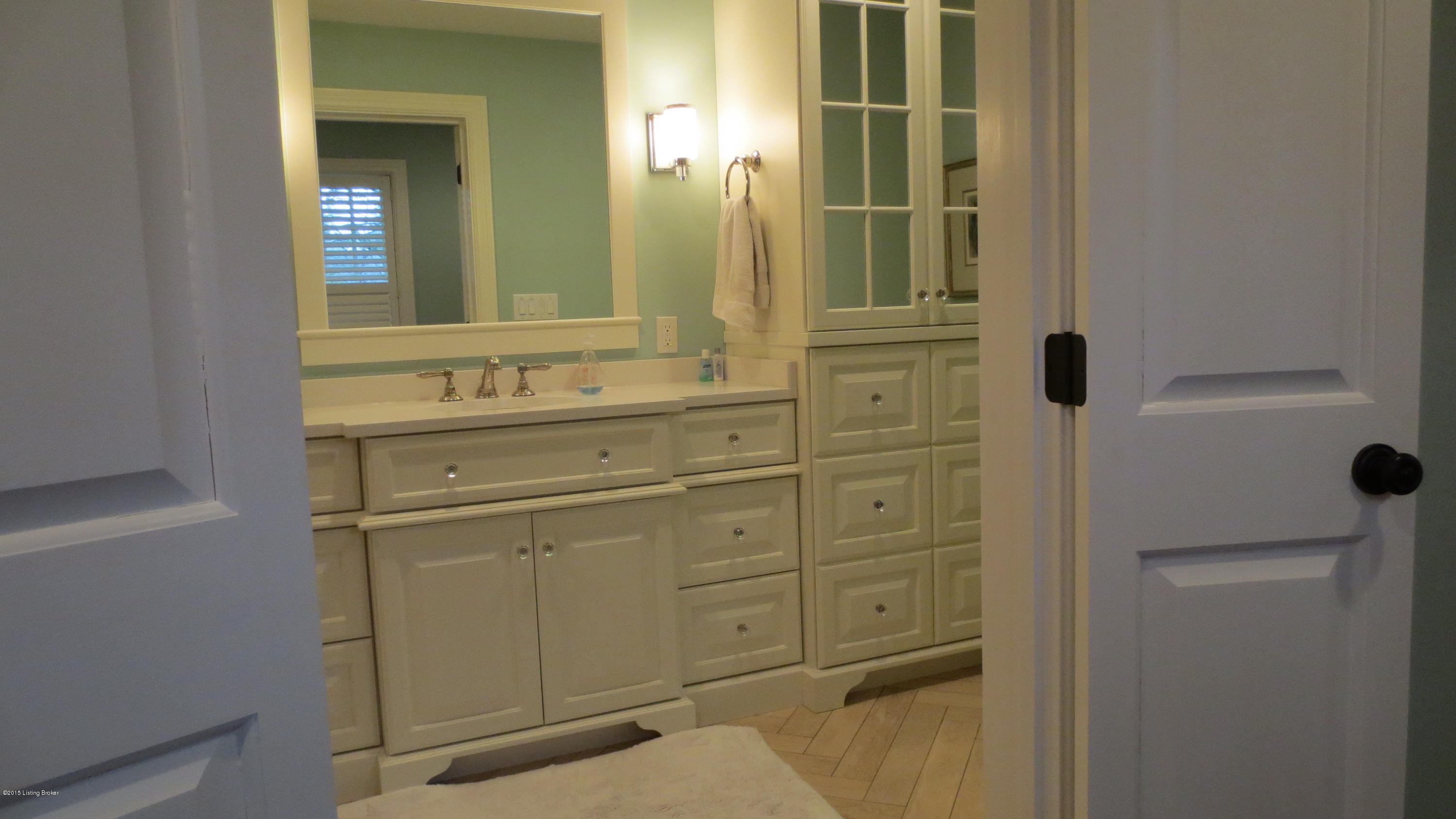 12405 Mistletoe Road Anchorage, KY 40223 - Photo 20 of 56 12405Mistletoe 038