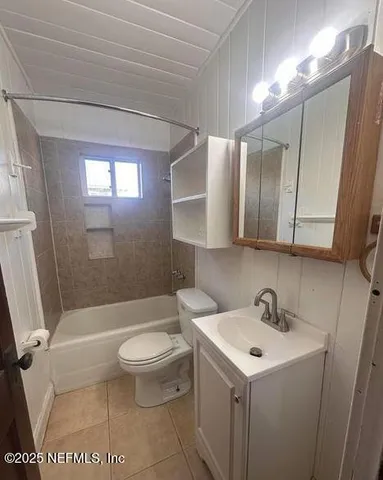 $1,550 | 1720 1st Street South, Unit 4, Jacksonville Beach, FL 32250