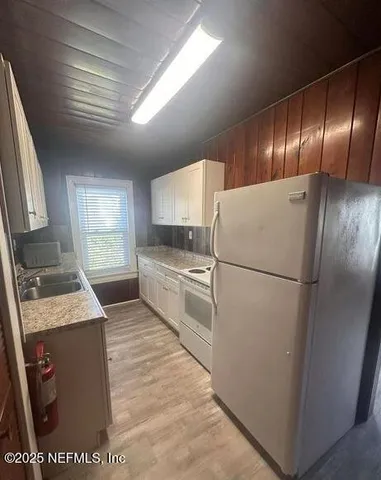 $1,550 | 1720 1st Street South, Unit 4, Jacksonville Beach, FL 32250