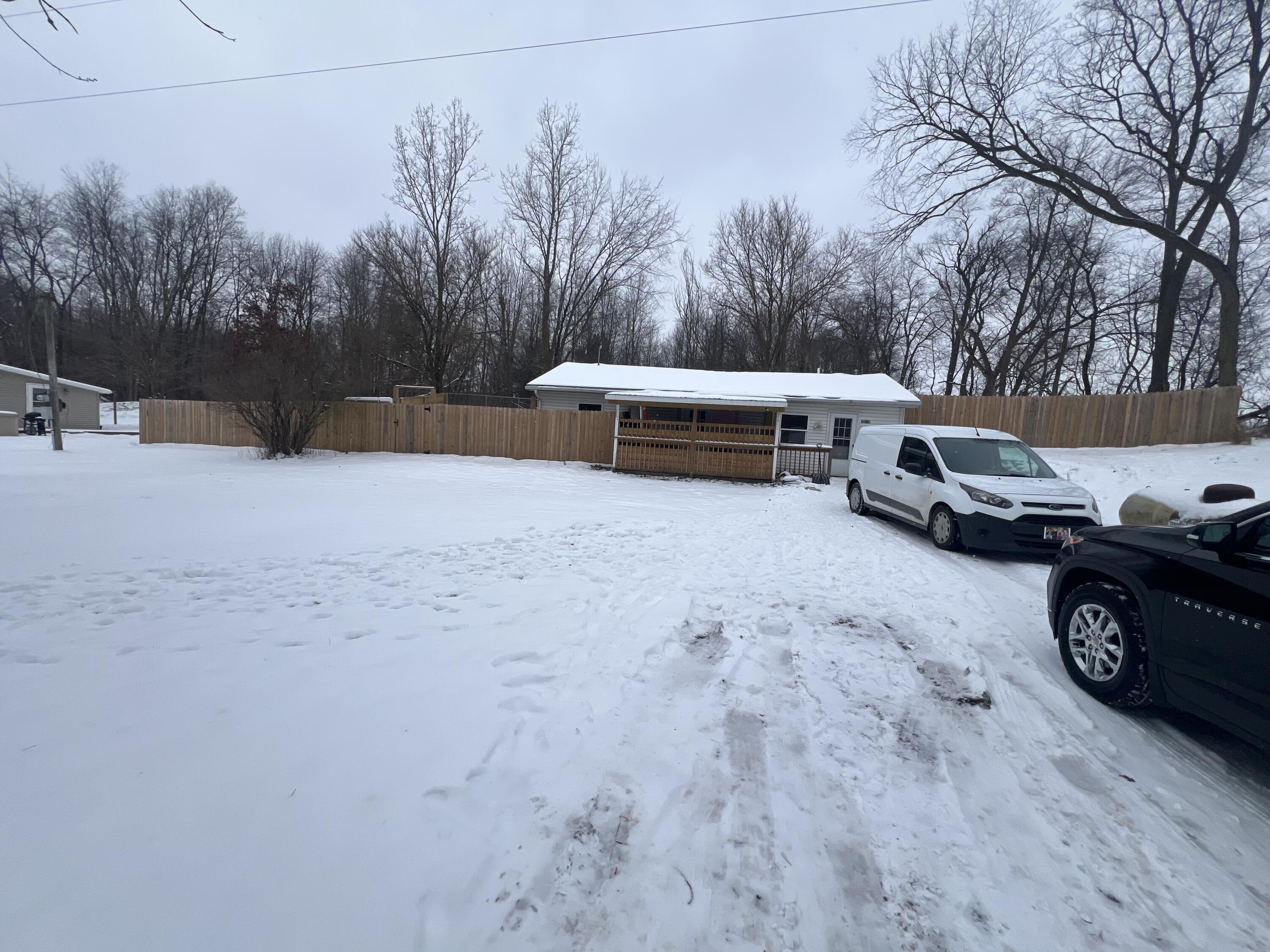1018 East Central Road Quincy, MI 49082 - Photo 1 of 16 IMG_3320