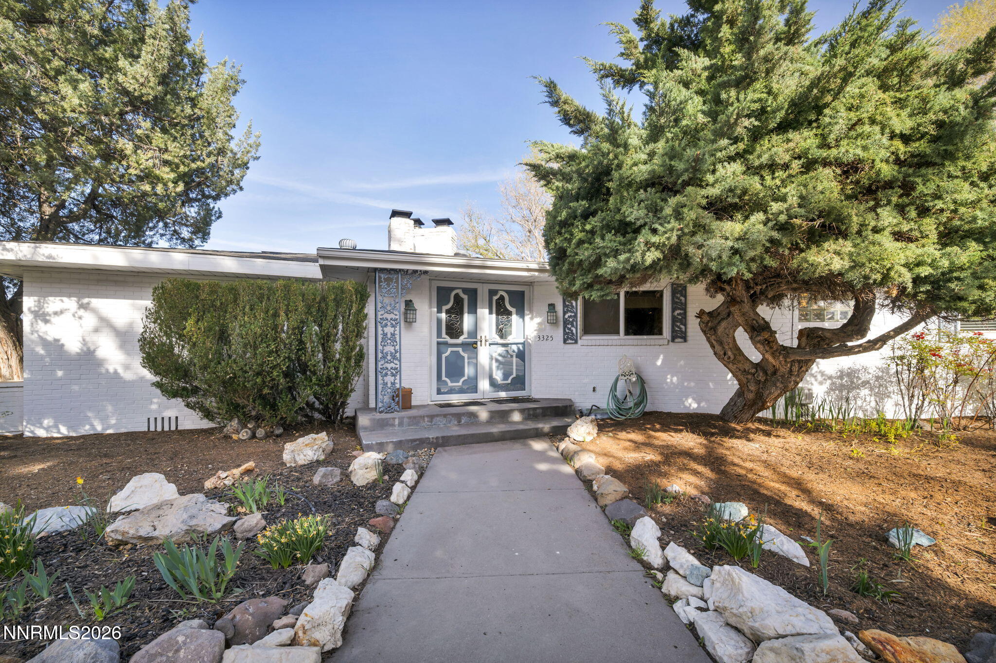 4-web-or-mls-3325-e-hidden-valley-dr