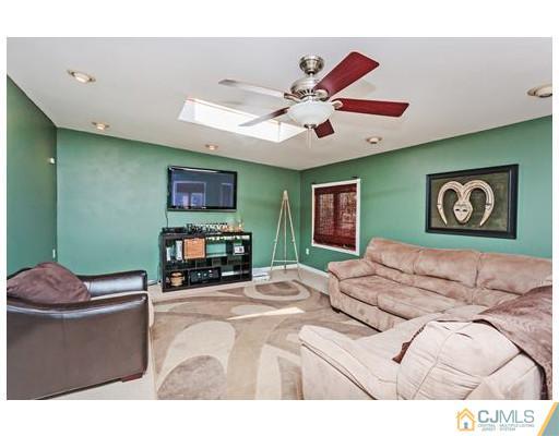 1143 Huron Road North Brunswick, NJ 08902 - Photo 11 of 25 Gallery Image 11