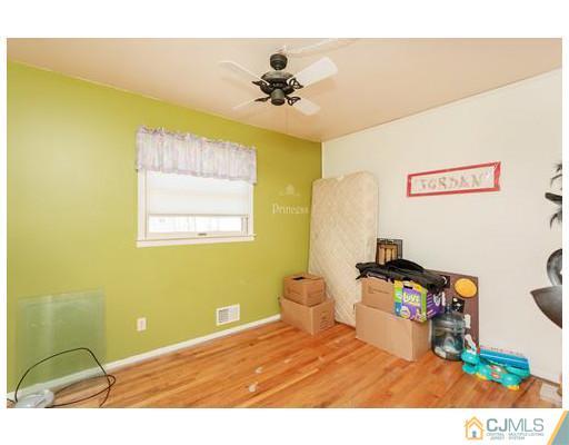 1143 Huron Road North Brunswick, NJ 08902 - Photo 17 of 25 Gallery Image 17