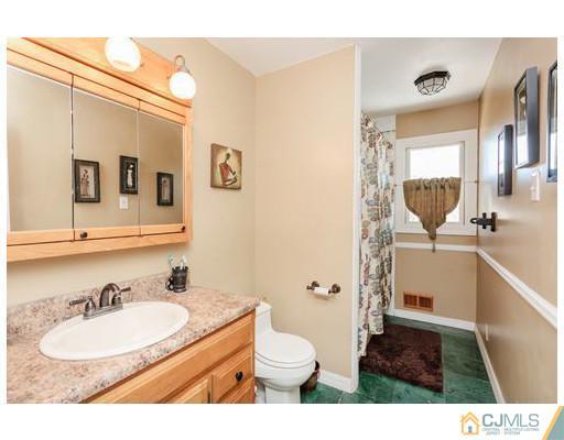 1143 Huron Road North Brunswick, NJ 08902 - Photo 19 of 25 Gallery Image 19