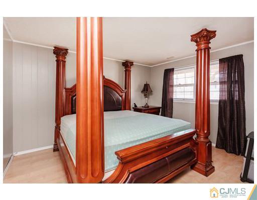 1143 Huron Road North Brunswick, NJ 08902 - Photo 10 of 25 Gallery Image 10