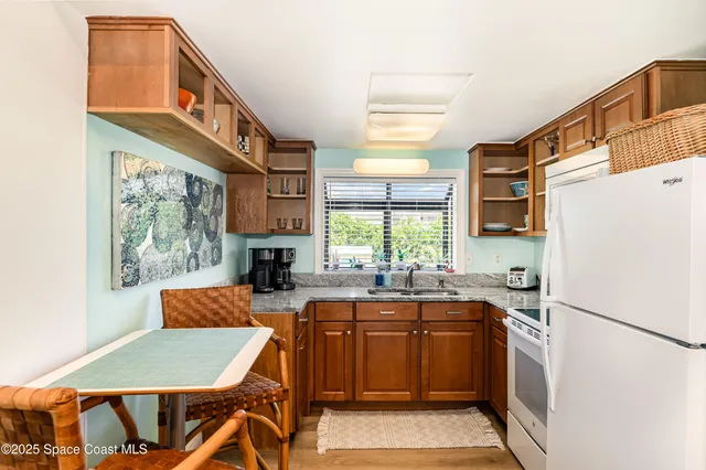 a view of utility room