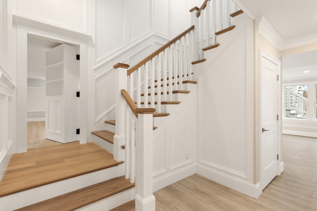 320 Concord Avenue Lexington, MA 02421 - Photo 30 of 40 a view of entryway
