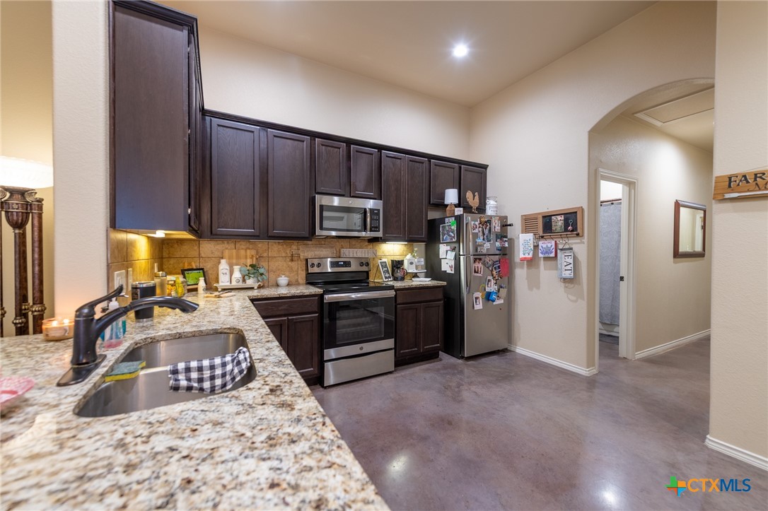 436 Jack Rabbit Lane Buda, TX 78610 - Photo 26 of 40 UNIT B INTERIOR