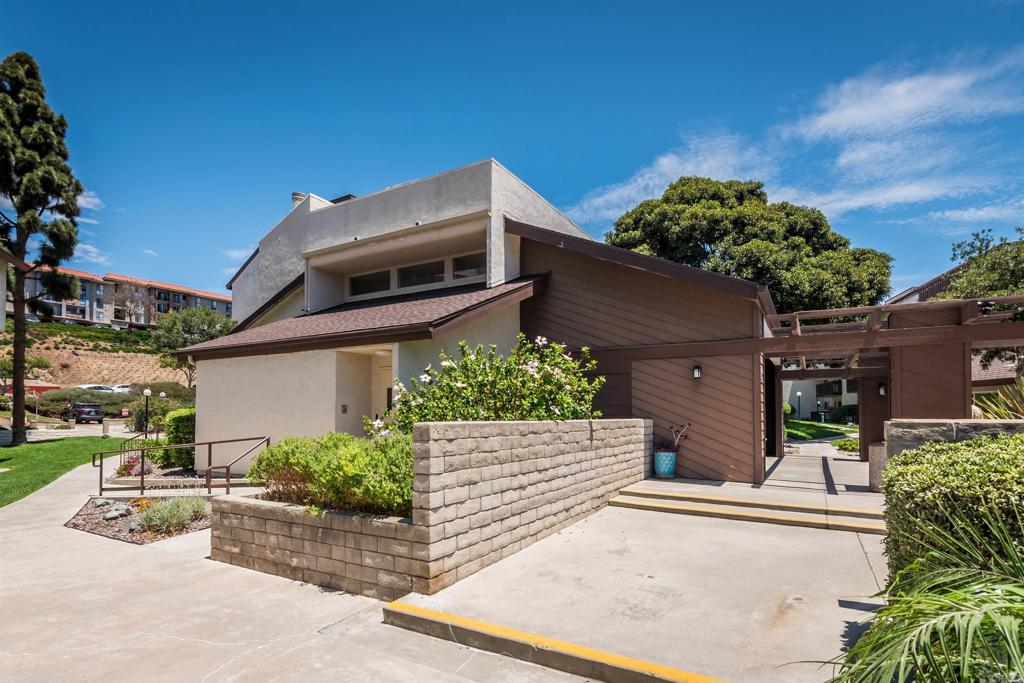 6111 Rancho Mission Road, Unit 106 San Diego, CA 92108 - Photo 13 of 21 clubhouse