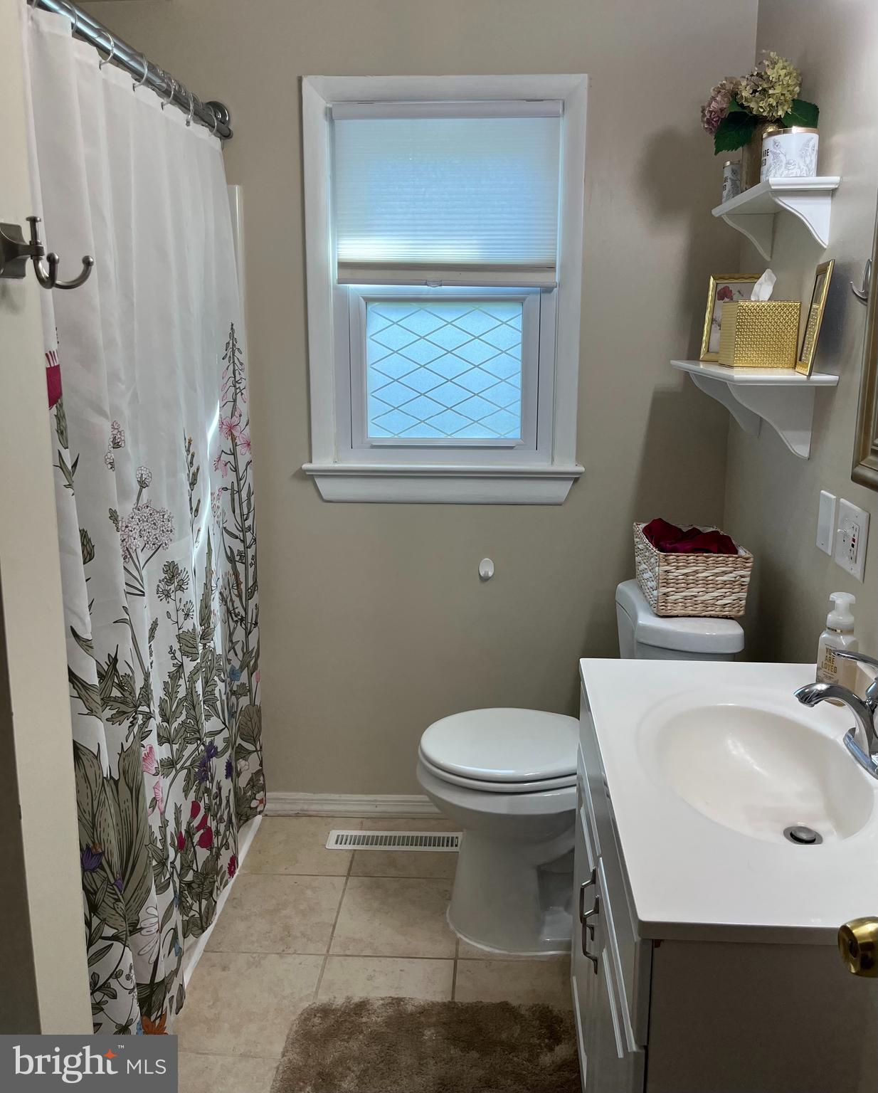 41 Wolfs Bridge Road Carlisle, PA 17013 - Photo 20 of 26 Bath
