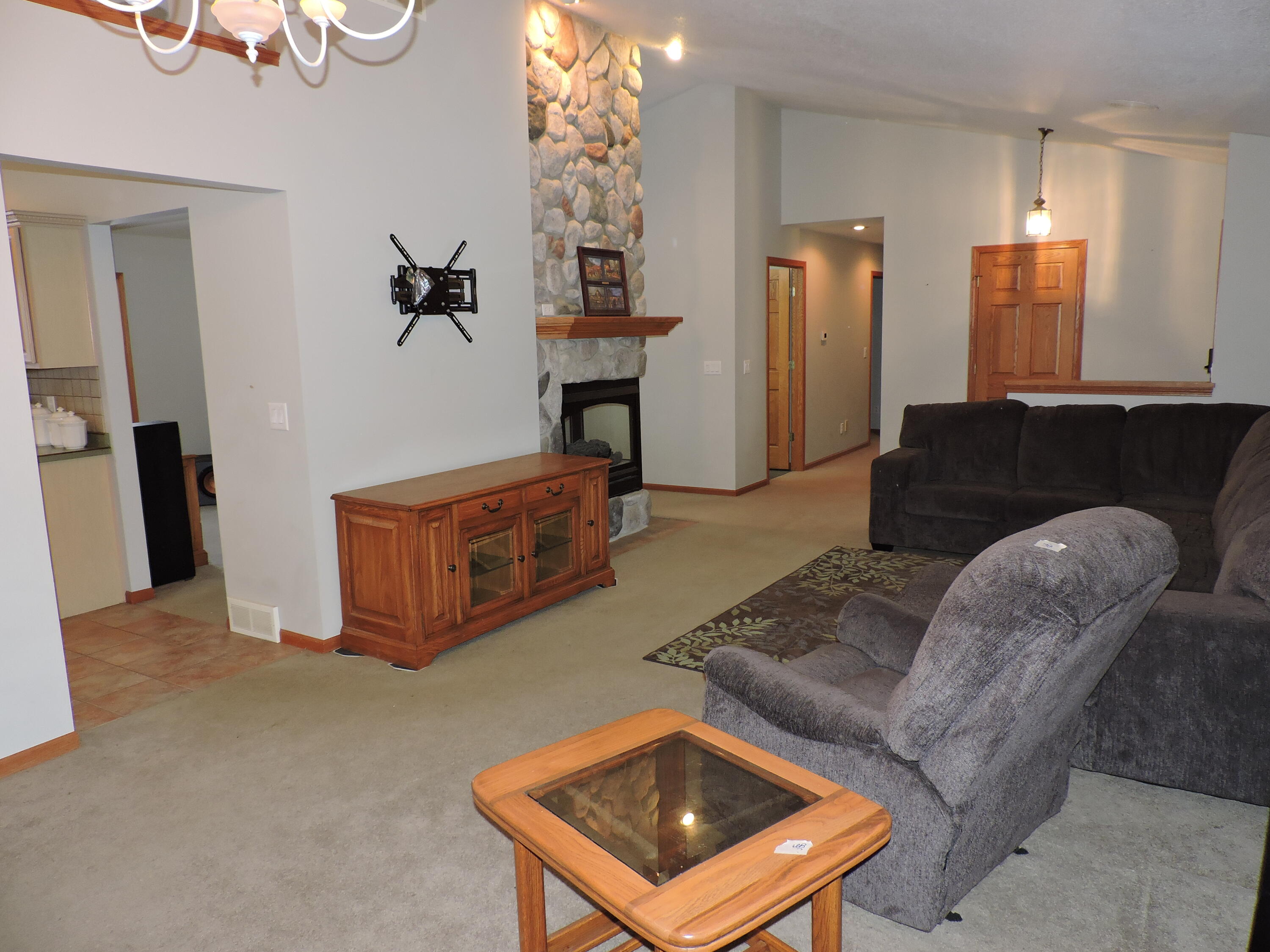 W9007 County Rd C Oakland, WI 53538 - Photo 15 of 40 LRx