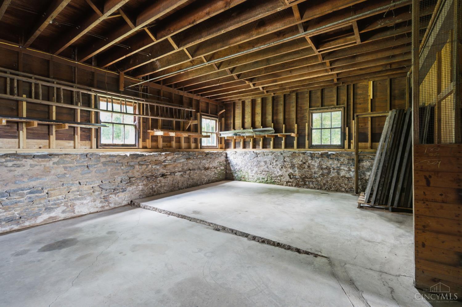 353 Oliver Road Wyoming, OH 45215 - Photo 17 of 25