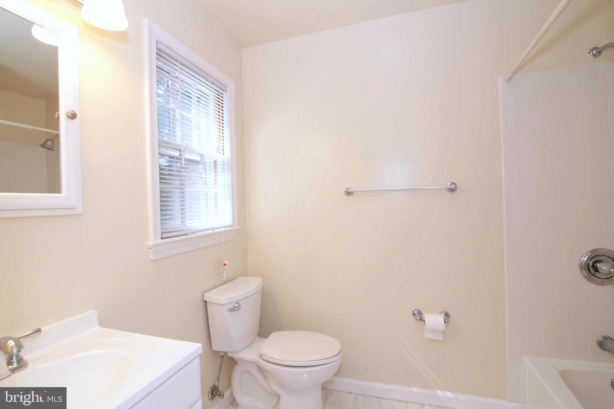 6623 Huntsman Boulevard Springfield, VA 22152 - Photo 21 of 32 Master Bathroom