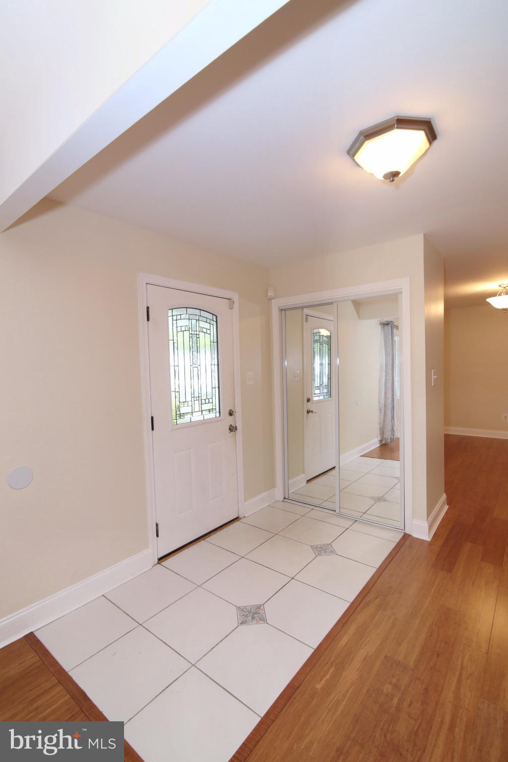 6623 Huntsman Boulevard Springfield, VA 22152 - Photo 6 of 32 Foyer