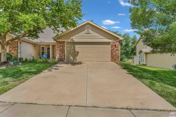 $285,000 | 2614 Sawgrass Drive, Lawrence, KS 66047