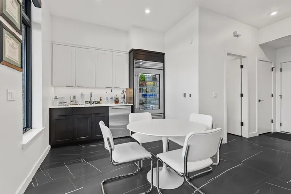 $1,679,000 | 1104 Brookwood Drive, Unit 21, Green Bay, WI 54304