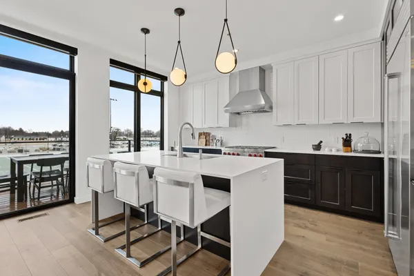 $1,679,000 | 1104 Brookwood Drive, Unit 21, Green Bay, WI 54304