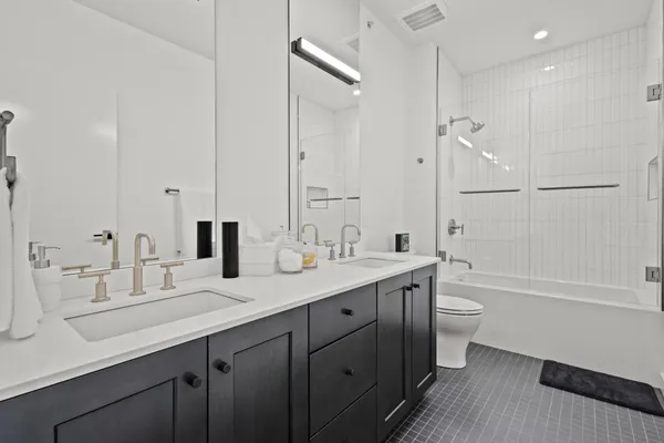 $1,679,000 | 1104 Brookwood Drive, Unit 21, Green Bay, WI 54304