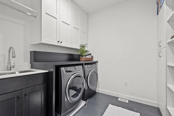 $1,679,000 | 1104 Brookwood Drive, Unit 21, Green Bay, WI 54304