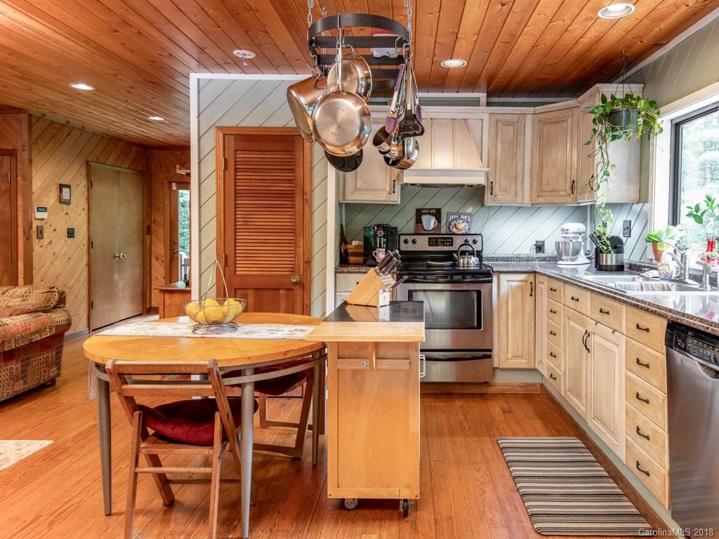 20 Running Deer Road Candler, NC 28715 - Photo 10 of 36 Gallery Image 10