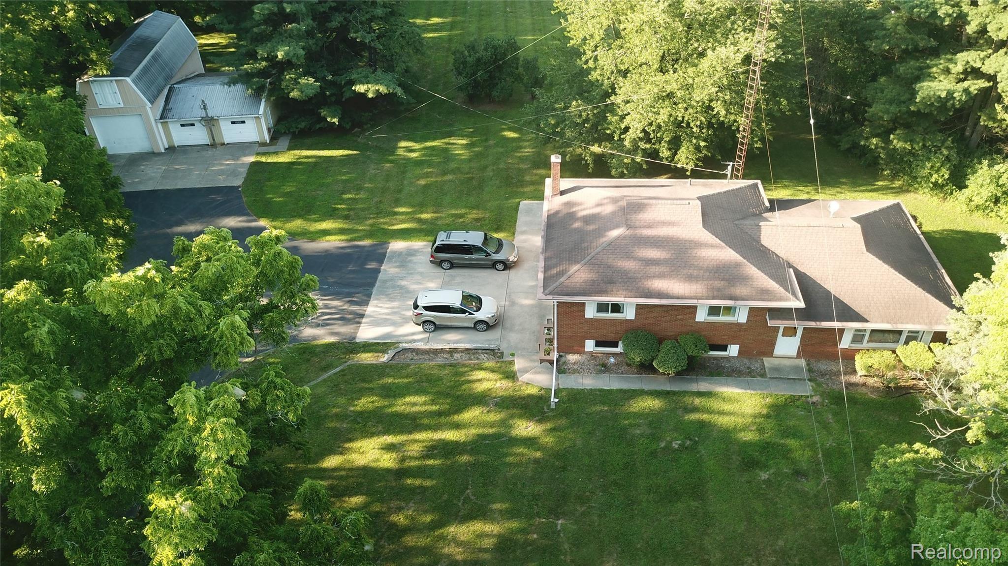 10100 West Allen Road Fowlerville, MI 48836 - Photo 40 of 44 FDF6FCB8-B2EA-4FB9-B09C-09E86D6BEDC3.jpeg