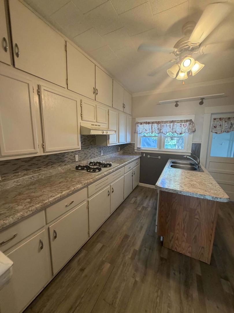 405 South State Street Christopher, IL 62822 - Photo 8 of 17 Gallery Image 8