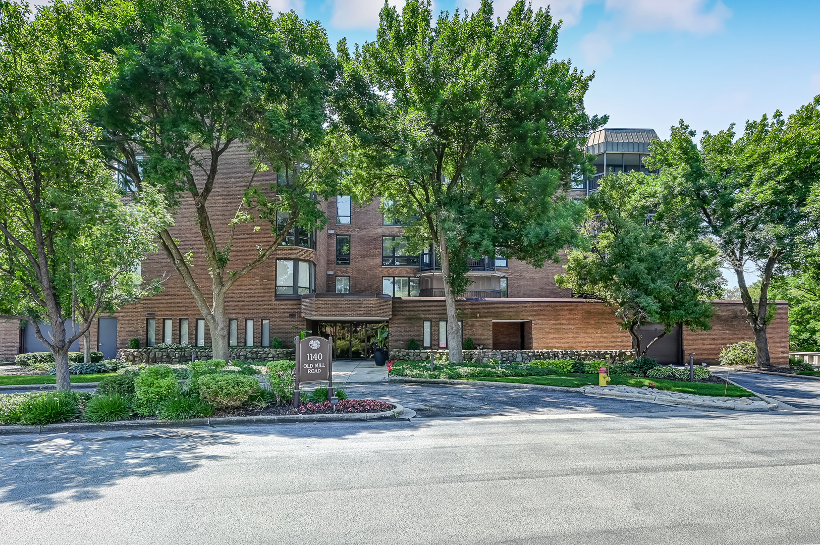 1140 Old Mill Road, Unit 405 Hinsdale, IL 60521 - Photo 20 of 24 Gallery Image 20