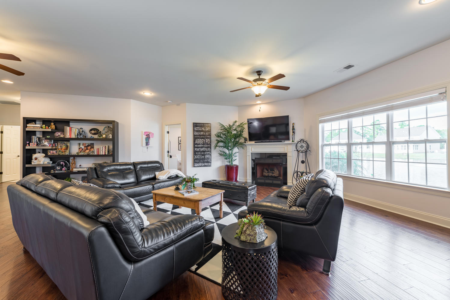 1196 Rivers Reach Drive Charleston, SC 29492 - Photo 4 of 66 Incredible pond view