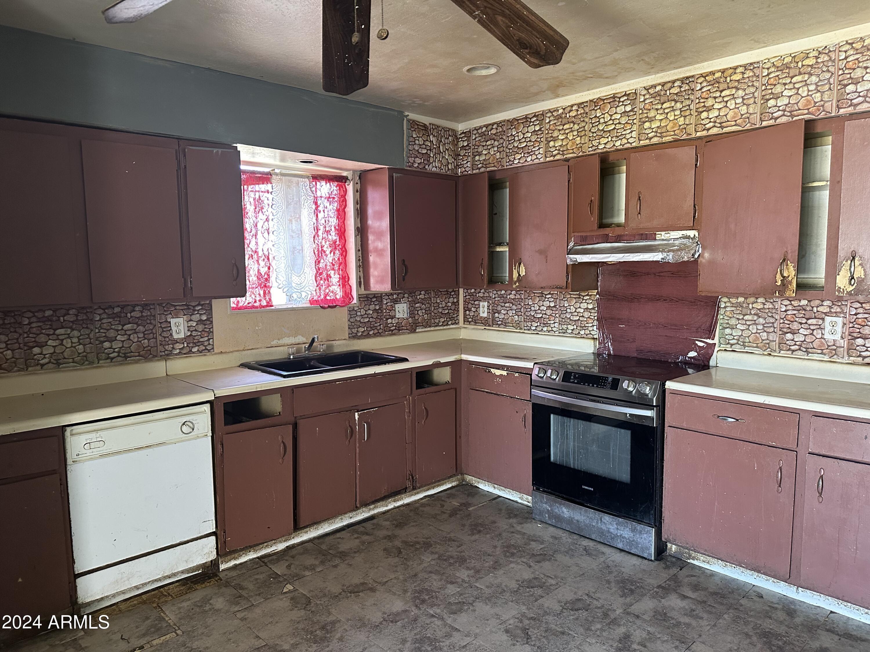 6450 West Ocotillo Road Glendale, AZ 85301 - Photo 8 of 21 IMG_5476 2