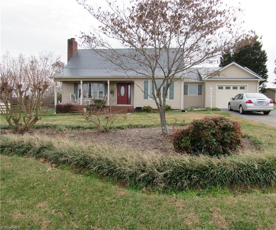 902 Mountain View Road King, NC 27021 - Photo 1 of 30