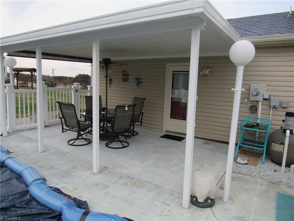 902 Mountain View Road King, NC 27021 - Photo 11 of 30