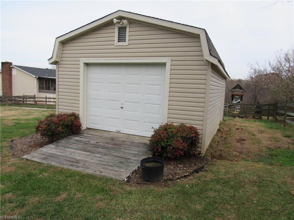 902 Mountain View Road King, NC 27021 - Photo 13 of 30